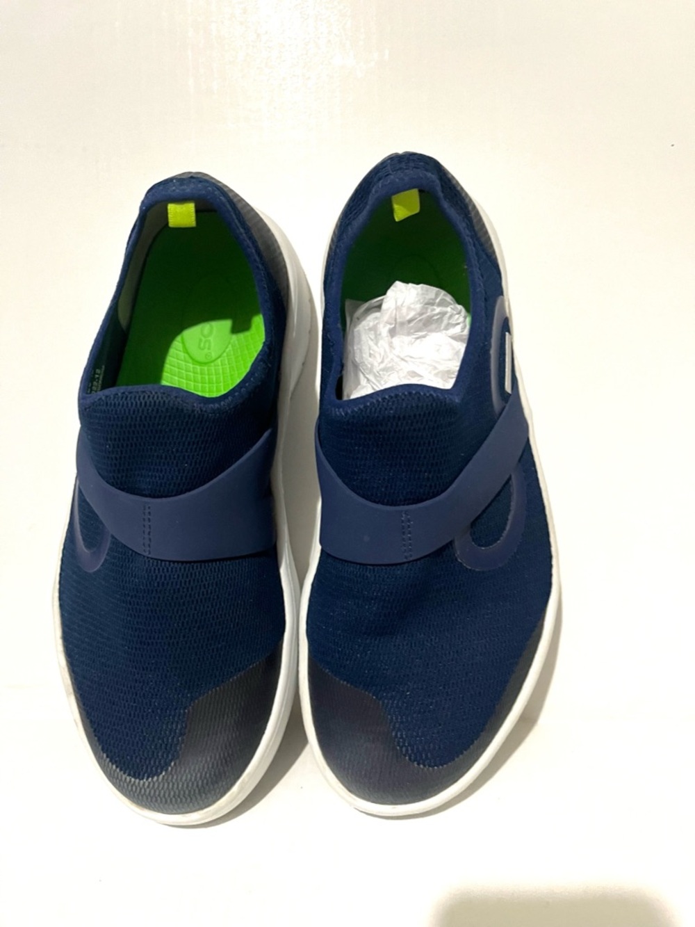 OOFOS Navy Slip-On  Oomg Low recovery Sneakers with Lime Insole